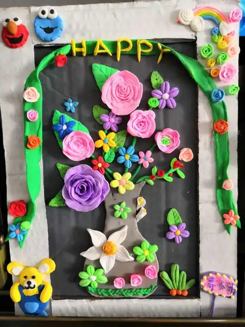 新余市职教中心17幼8班彩泥《花瓶画》