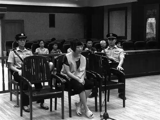 室信访室副主任科员赵某,如今却因涉嫌诈骗上千万元站上了被告人席