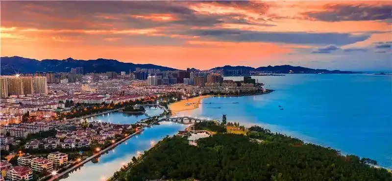 金秋美如画一起瞰见威海