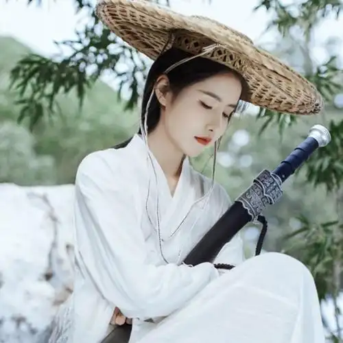 戴斗笠古装女剑客头像