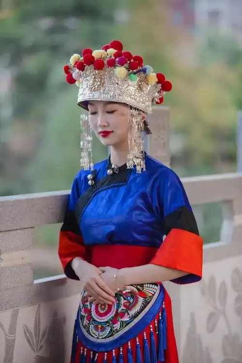 挑战100套湖南江华瑶族服饰