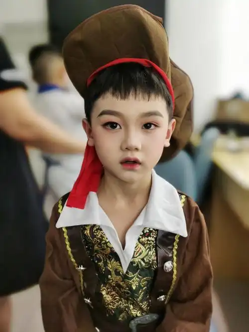 舞台妆  儿童舞台情景剧,帅气的小男孩们!