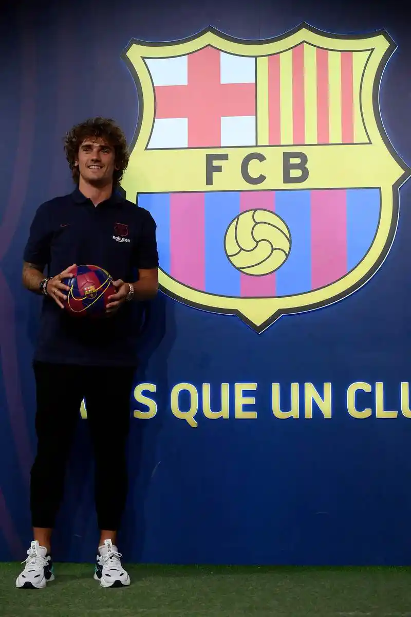 巴塞罗那俱乐部12日宣布,已为格列兹曼支付其合同违约金,后者即将