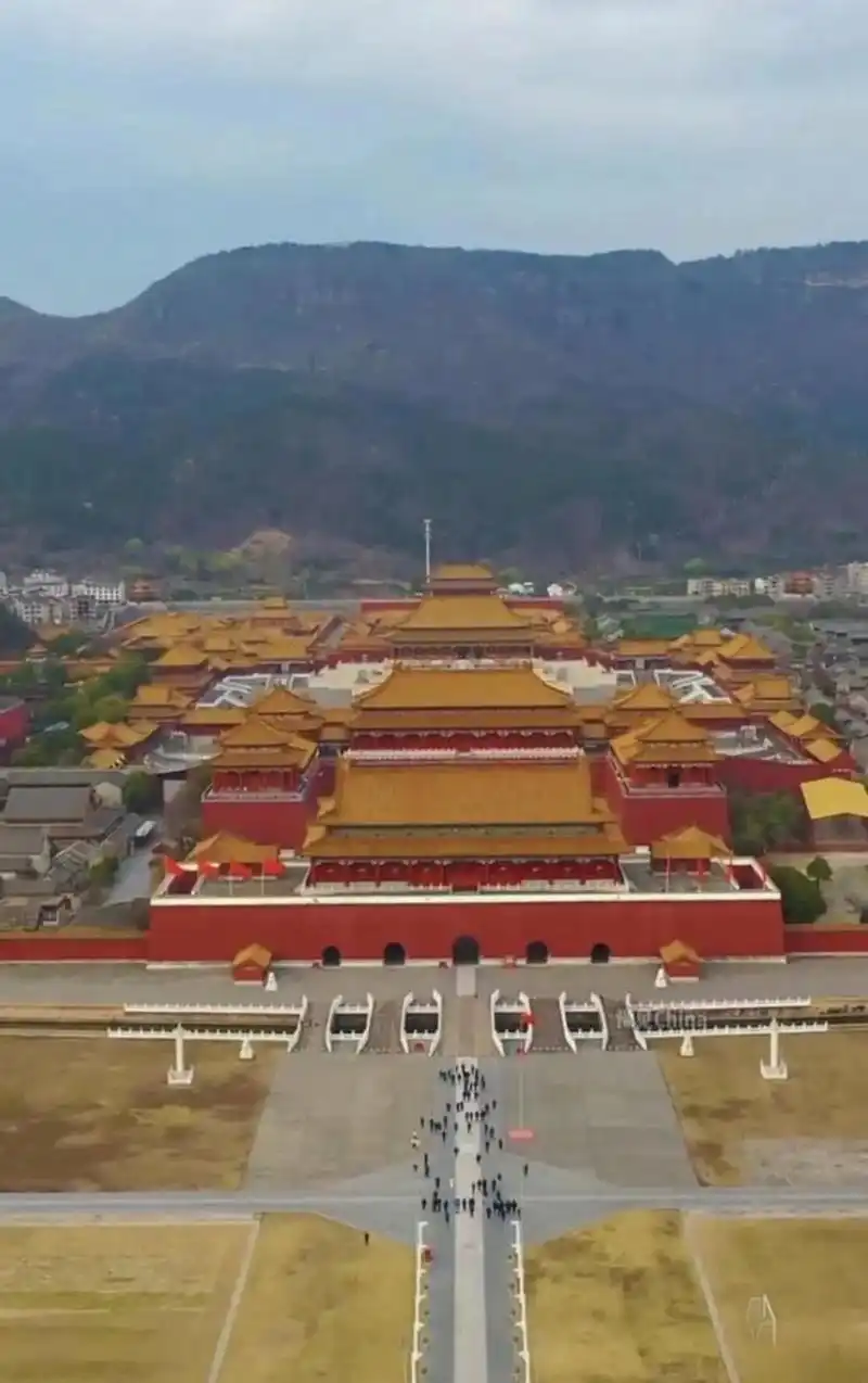 中国最大的影视基地这里与北京紫禁城,相似程度让人震惊,明清宫苑,也