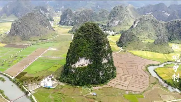 广西山区发现一座"官帽山"位置不同寻常,当地人称风水宝地-旅游视频