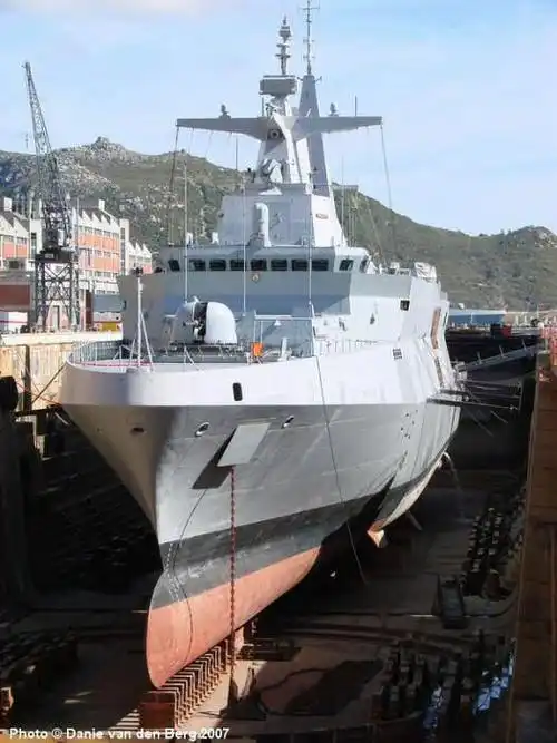 南非的英勇级护卫舰,valour class frigates