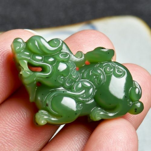 正品天然新疆和田玉立体貔貅吊坠男女款碧玉招财貔恘项链玉石挂件