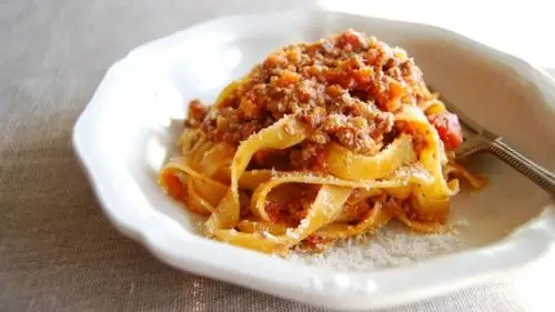 tagliatelle al ragù bolognese 肉酱宽面 图片来源:http://wine