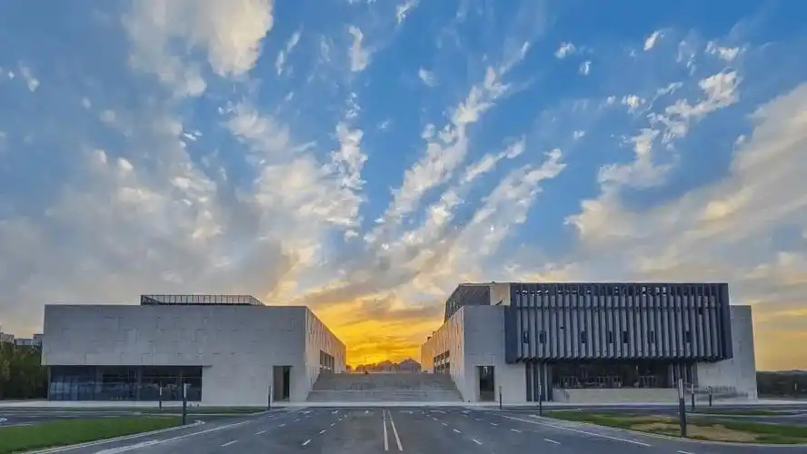 学校艺术实践中心正式启用