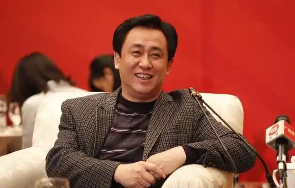 许家印在恒大集团债务危机中起到了举足轻重的作用,很多人认为恒大