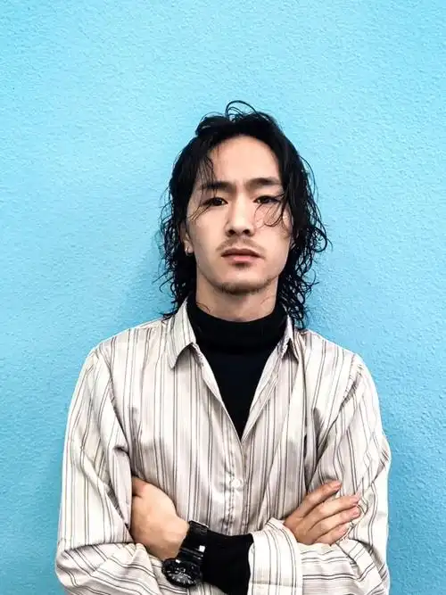 男生长发烫发发型