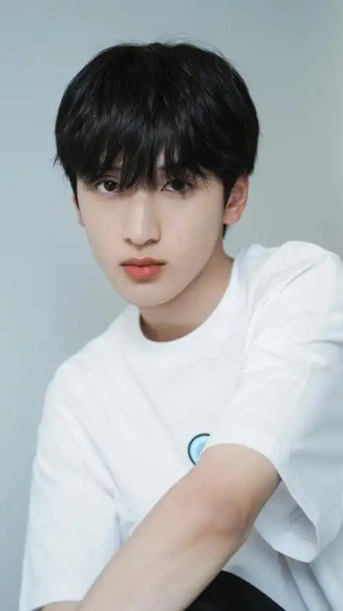 严浩翔背景图-tnt照片墙-话本小说网