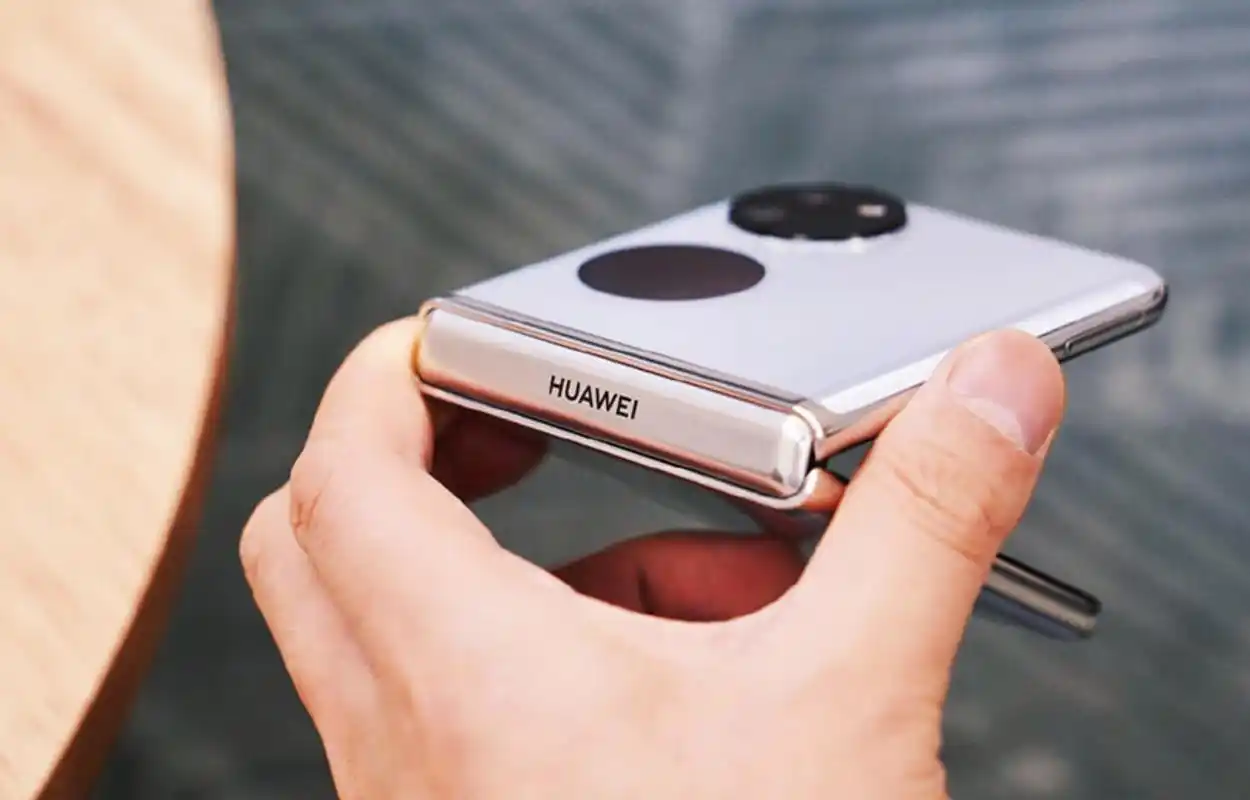 华为mate60系列和pocket s翻盖手机爆出,期待吗