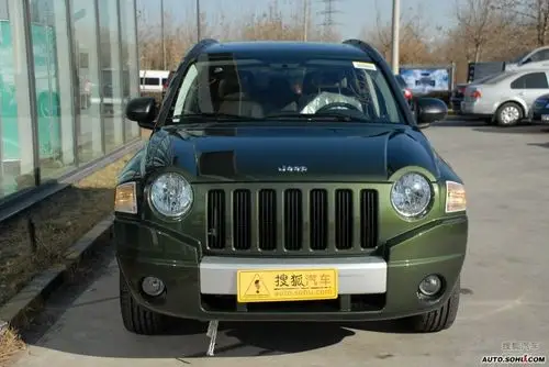 09款jeep指南者外观正前