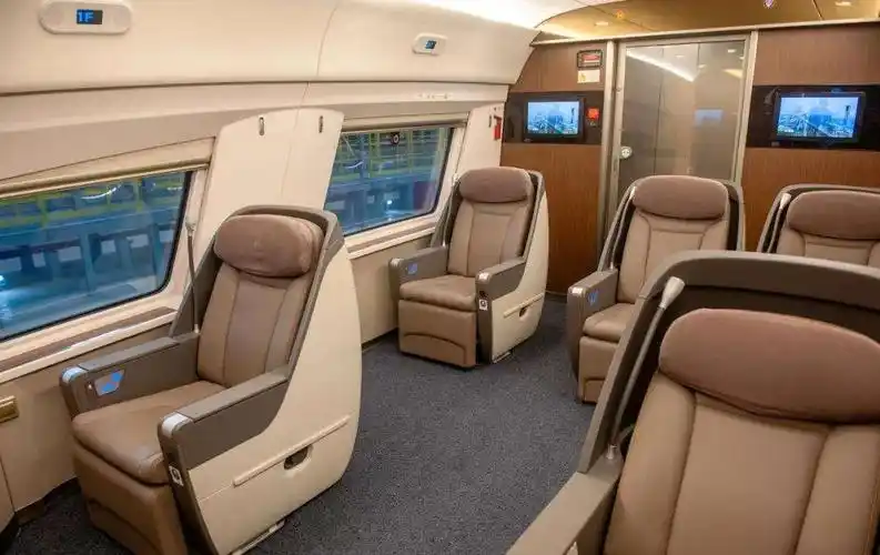 3 2为高铁二等座,2 2为一等座,2 1为特等座,1 1为商务座.