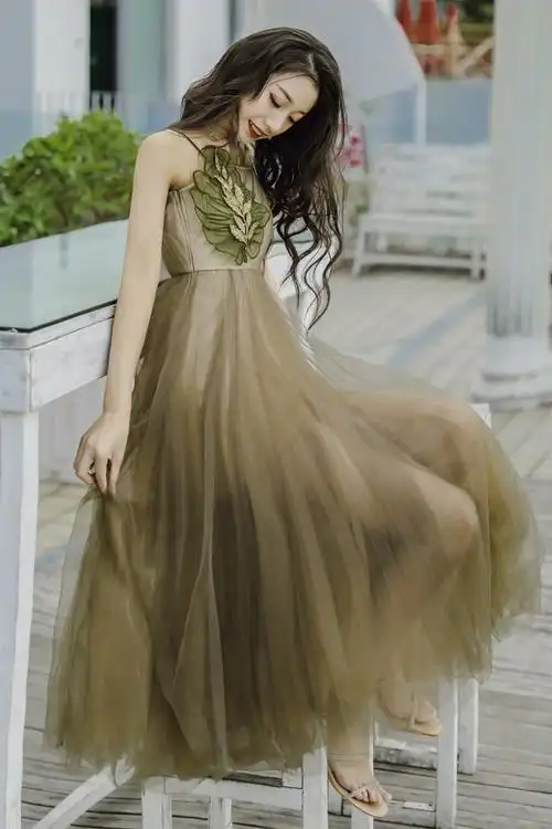 子歆家2019春夏新款名媛气质重工刺绣网纱吊带裙度假大摆沙滩裙性感