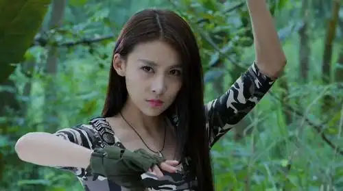 陈道明怒批《怒江之战》,演员衣着不伦不类,摆拍还是作秀?