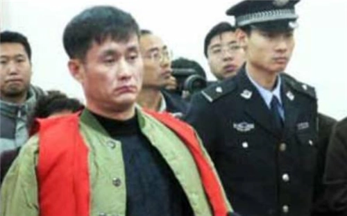 古语云:"月满则亏,水满则溢"以偷盗为生的黄庭利