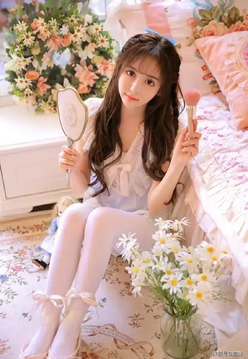 摄影可爱漂亮的学妹钟爱白丝袜