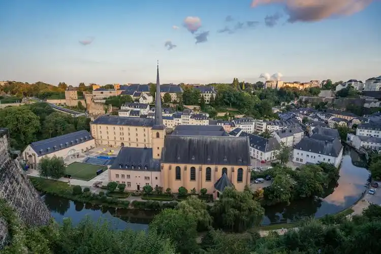 汉大将军袁绍2021年11月3日846关注卢森堡老城luxemburg旅行风光城市