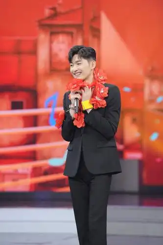 张翰《快乐大本营》秒变欢乐源泉 喜提广场舞c位出道