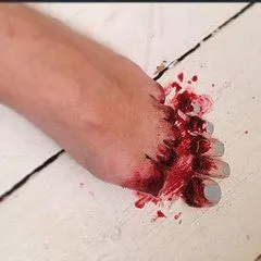 逼真流血伤口的特效化妆图片欣赏