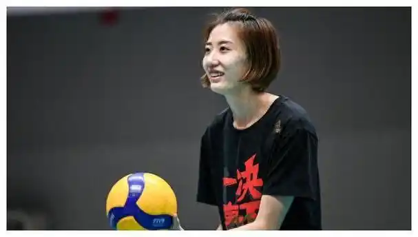 王媛媛和吴梦洁闪耀中国女排备战重大比赛