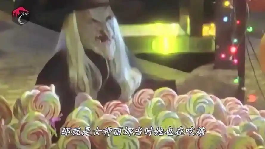 泰迦奥特曼:托雷基亚致敬迪迦奥特曼,手拿棒棒糖先吃为敬!