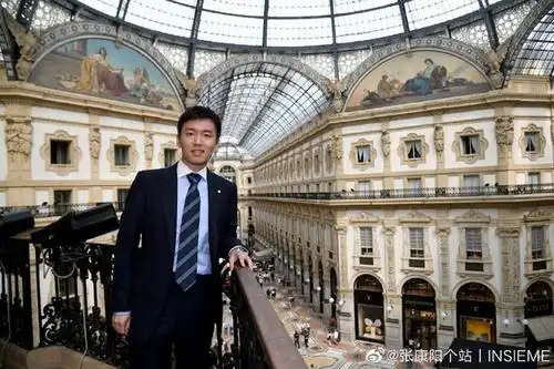 苏宁太子张康阳亮相时装周