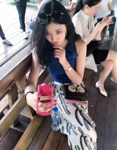 微博注册时间:2014-04-08新浪微博:@add-on所在公司:祥鹏航空公司身高