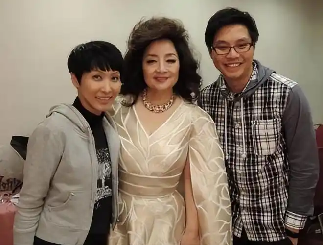 徐小凤:连开43场演唱会,春晚为她破例,如今75岁无夫无子_音乐_香港