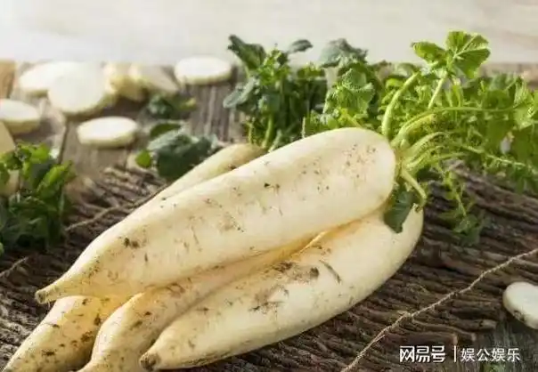 大便通畅就不会生内热,而且萝卜还有化痰止咳的功效,是很好的食物.