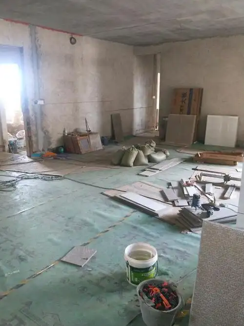 除了干活,装修工平时怎么打发时间