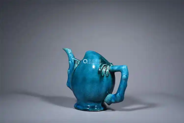 清乾隆 孔雀蓝釉倒流壶
