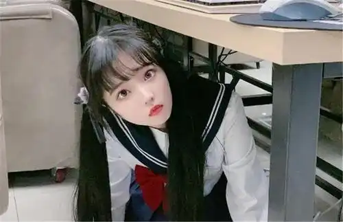 人气被万小七反超后郝一点尝试换风格从小娇妻变成霸道女总裁