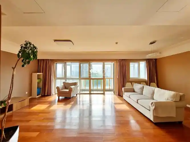 8米面宽客厅,内包阳台,南北通透带车位