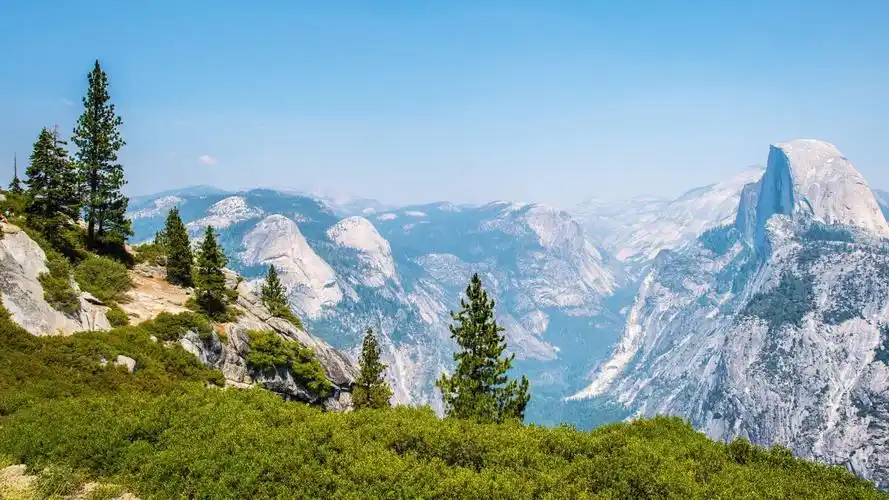 优胜美地国家公园美丽山谷图片