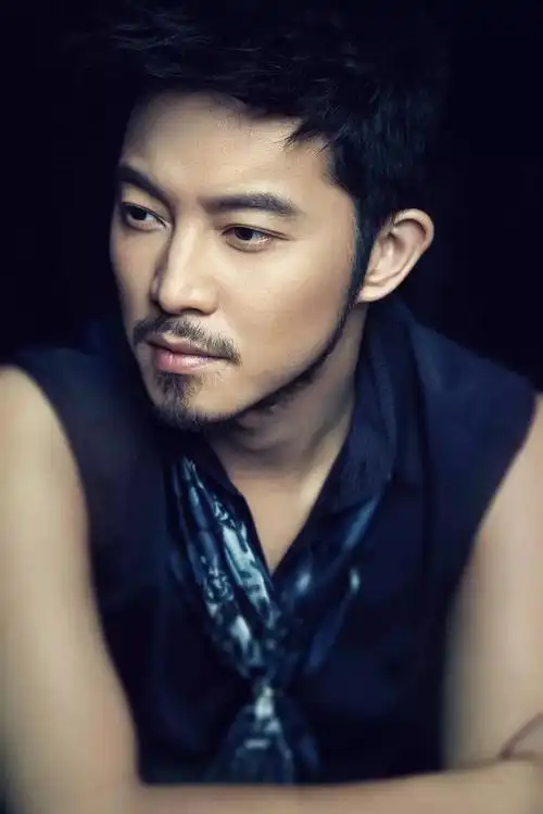 因减肥上热搜,没想到年轻时候的他也是校草一枚!_沙溢