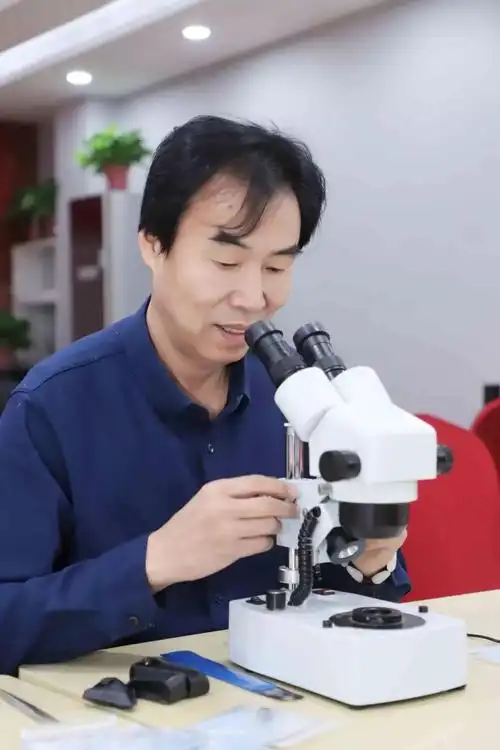 40岁能学珠宝鉴定师的简单介绍