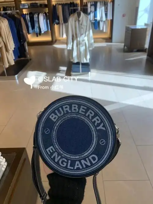burberry巴宝莉牛仔料圆饼包
