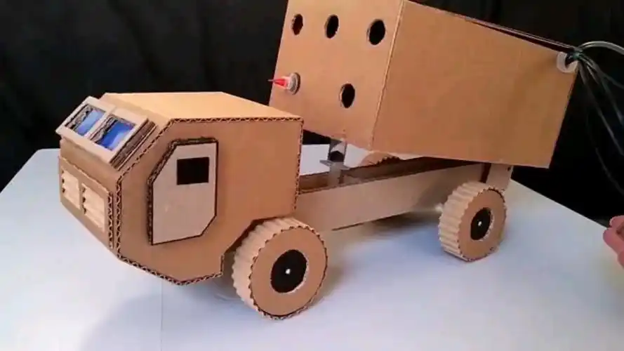 纸箱制作的手工作品