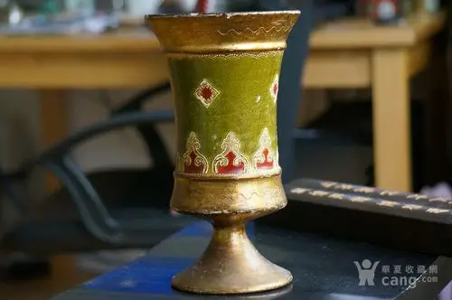 华夏古玩城 瓷器 其它 > 40年代意大利佛罗伦萨大花瓶 艺术类别:粉彩