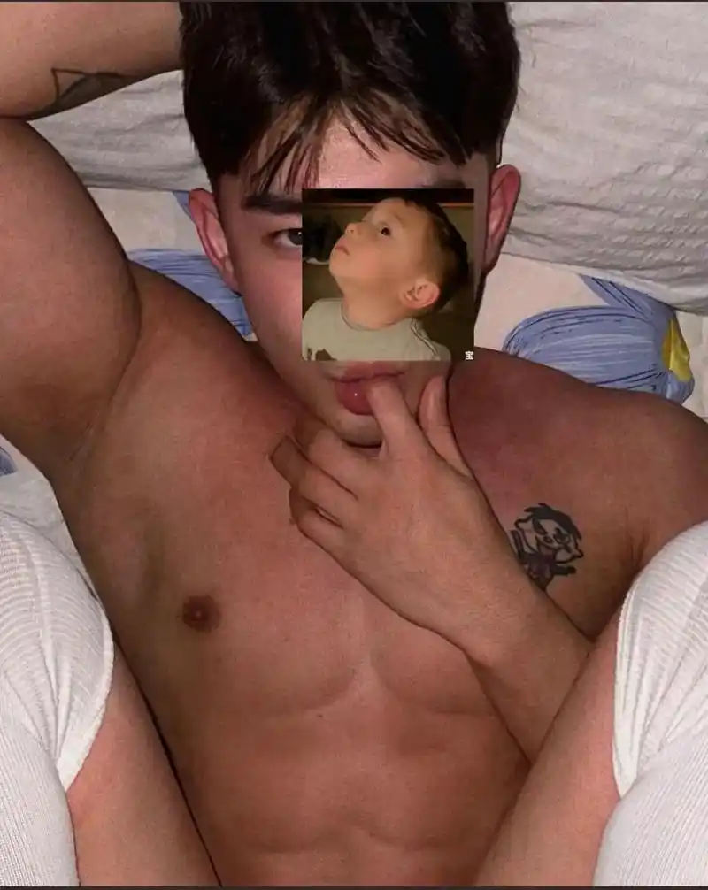 禁欲系 #top #躺在床上的你 #腹肌 好几天没有遇到合 - 抖音