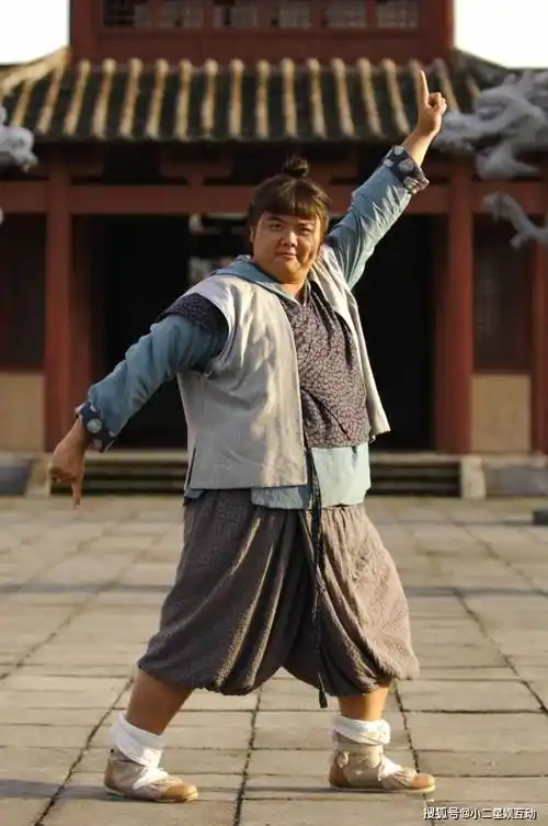 《功夫》票房破2亿,功劳最大的他只拿2万,他送周星驰4个字_林子聪