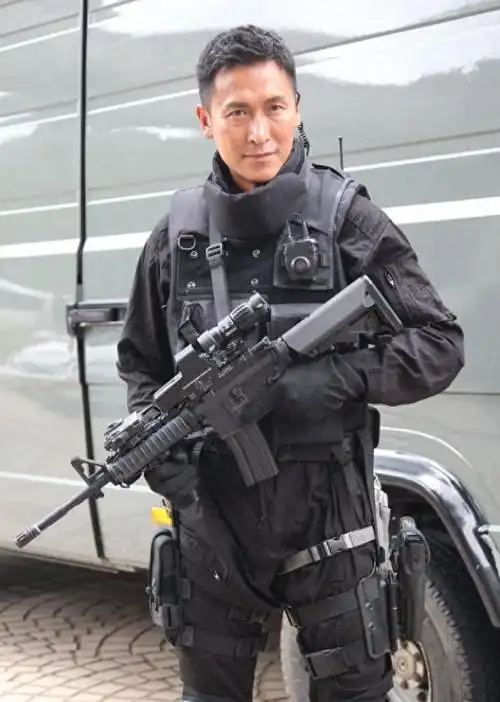 8位真警察出身的明星陈惠敏吴刚林保怡最后一位家喻户晓