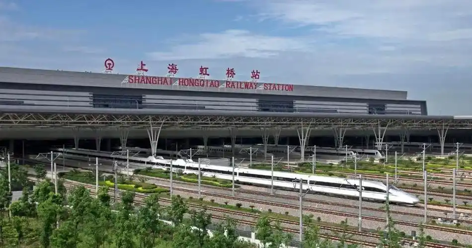 上海虹桥高铁站-交通枢纽-铝单板|冲孔天花吊顶|蚀刻墙面隔音|压花