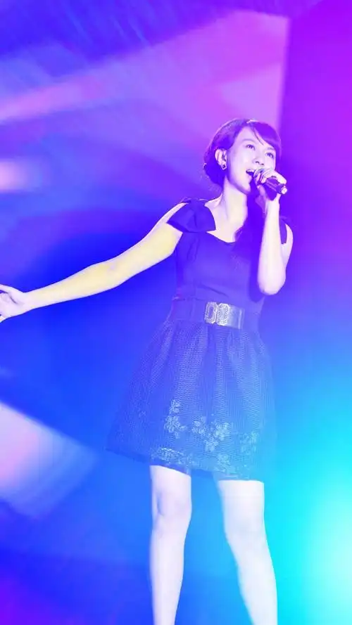 卓依婷演唱会照片,高清图片,手机锁屏桌面-壁纸族