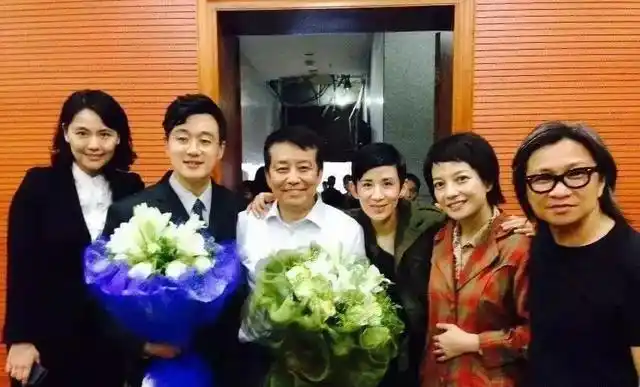 曾出演还珠格格柳红如今42岁被丈夫宠爱有加素颜似少女