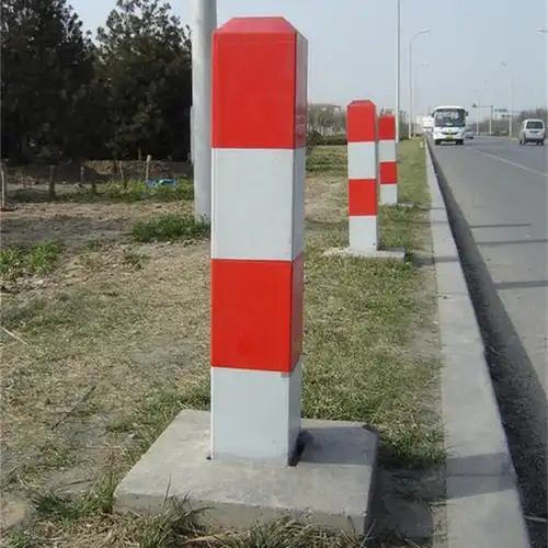 产品名称:红白警示桩-红白警示方桩-玻璃钢红白警示柱-路口的红白桩