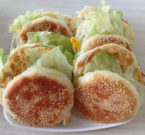 烧饼夹鸡蛋